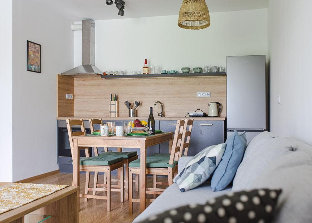 City And Thermal Apartman Győr Esterno foto